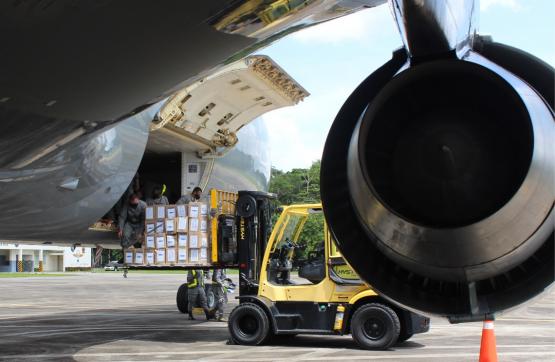 23 toneladas de apoyo humanitario fueron transportadas por su Fuerza Aérea hasta el Amazonas