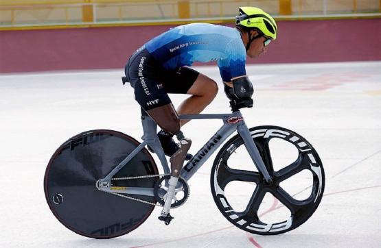  Medalla de oro y plata para ciclista paralímpico apoyado por la Fuerza Aérea Colombiana