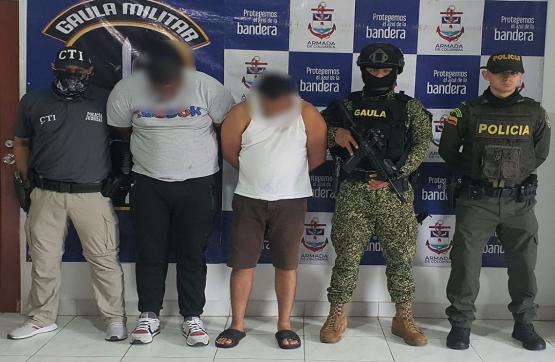 Gaula Militares capturaron en flagrancia dos extorsionistas cuando recibían dinero de la víctima 