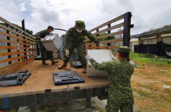 Fuerzas Militares apoya en recolección de 54 toneladas de residuos posconsumo en San Andrés, Providencia y Santa Catalina