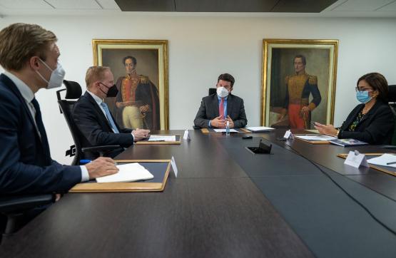 Colombia firmó memorandos de entendimiento en temas de seguridad con Emiratos Árabes y Finlandia