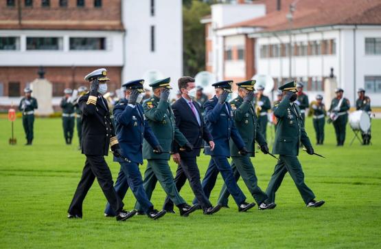  Las Fuerzas Militares cuentan con 61 nuevos coroneles y capitanes de navío