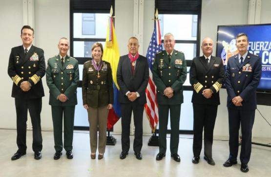 Reconocimiento a dos generales que fortalecen las relaciones Colombia – Estados Unidos
