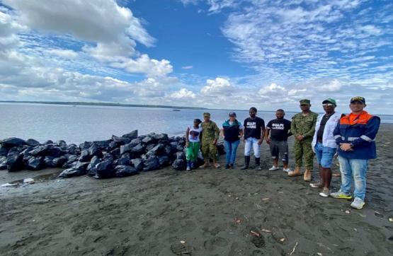 Más de 3 toneladas de residuos sólidos fueron recogidos en jornadas de limpieza de playas en el Pacífico colombiano