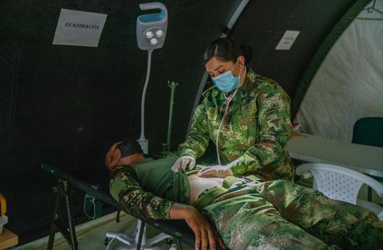 Sanidad Ejército vela por la salud y bienestar de pobladores y militares en Providencia