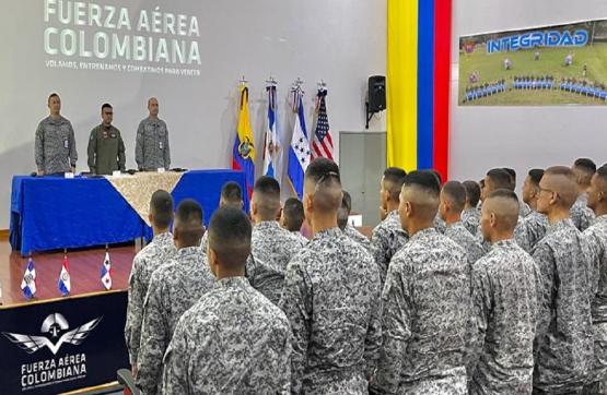 Jóvenes soldados finalizan el servicio militar capacitados en diferentes especialidades