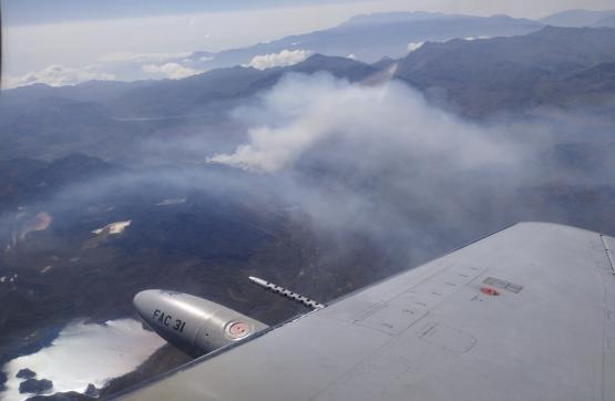 Sobrevuelos de la Fuerza Aérea para monitorear incendio en el Parque Nacional Natural de Sumapaz