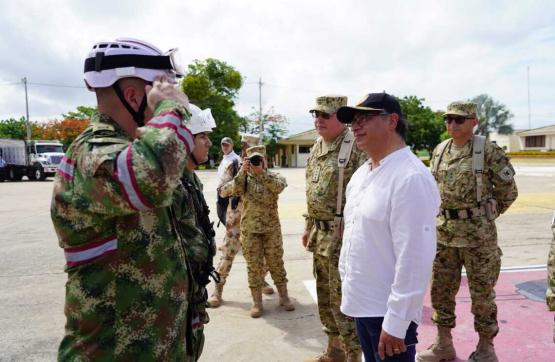 Presidente conoce las capacidades de los Ingenieros Militares del Ejército desplegadas en La Guajira