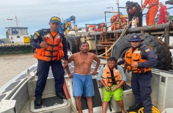 Armada de Colombia rescata a dos pescadores en La Guajira 