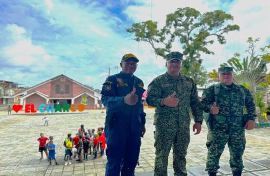 Las Fuerzas Militares de Colombia llegaron al Charco - Nariño con 3.7 toneladas de donaciones y atención médica