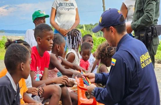 Armada de Colombia benefició a más de 500 personas con jornada de apoyo al desarrollo en el Pacífico 