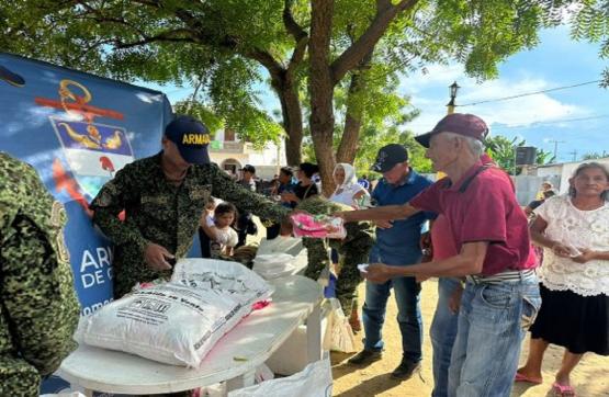 Armada de Colombia atiende a comunidades vulnerables en el departamento de Bolívar