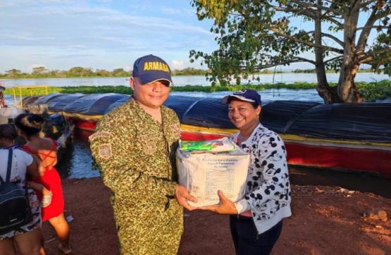 Armada de Colombia apoya a poblaciones afectadas por la ola invernal en Bolívar
