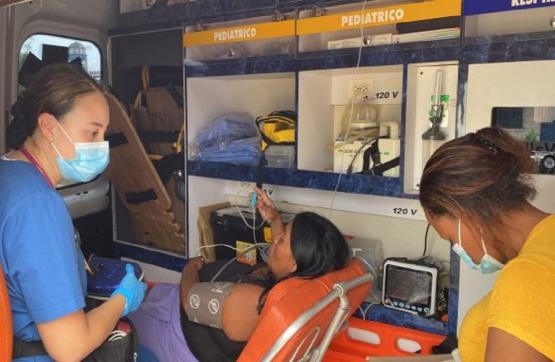 Armada de Colombia realiza evacuación aérea de una mujer indígena con embarazo de alto riesgo
