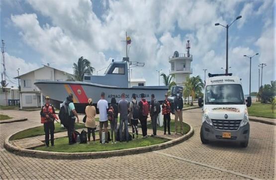 Armada de Colombia rescata 16 migrantes en San Andrés
