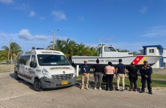 Armada de Colombia rescató a cinco migrantes venezolanos