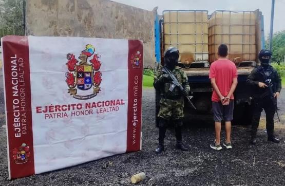 En puesto de control del Ejército Nacional se captura en flagrancia a un sujeto con más de 800 galones de gasolina