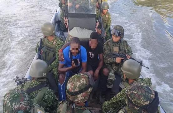 En Timbiquí, Cauca, se entregaron voluntariamente al Ejército Nacional 5 integrantes del GAO residual ‘Rafael Aguilera’