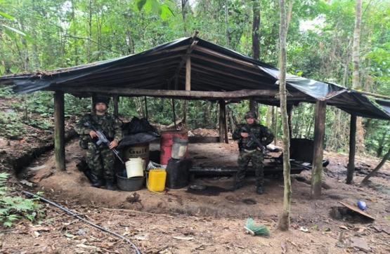 En Valdivia, Antioquia, el Ejército Nacional desmantela 6 laboratorios para el procesamiento de pasta base de coca