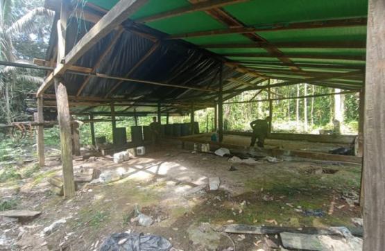 Armada de Colombia desmantela laboratorio para el procesamiento de pasta base de coca, en Chocó