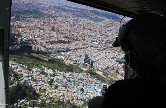 Misiones de patrullaje aéreo refuerzan seguridad en los cerros orientales de Bogotá