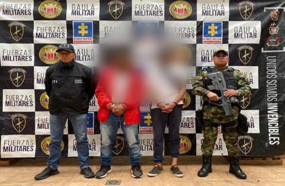 Ejército capturó a dos hombres cuando recibían 15 millones de pesos producto de una extorsión el Valle del Cauca
