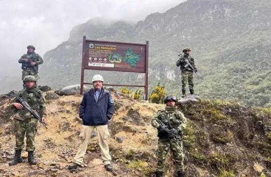 Ejército en Caldas acompaña transición de la alerta Naranja a Amarilla del Volcán nevado del Ruiz