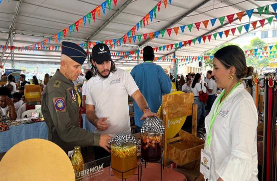 En Cali se llevó a cabo la primera Rueda de Negocios y Muestra Empresarial Emprendedores Comunitarios