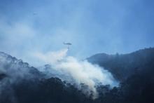 Su Fuerza Aeroespacial continúa realizando labores de extinción de incendios en los cerros de Bogotá
