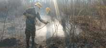 Ejército Nacional apoya los trabajos de mitigación de incendios forestales en el Cesar