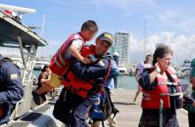Armada de Colombia rescató a 22 turistas en aguas del mar Caribe
