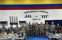 Fortalecimiento de la formación en mantenimiento aeronáutico: Sargentos de la USAF visitan base aérea en Melgar, Tolima