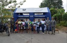 Niños y niñas en Yopal, Casanare, son beneficiados con Kits escolares en una iniciativa liderada por la Fuerza Aeroespacial