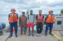 Rescatados tres náufragos panameños en el Pacífico