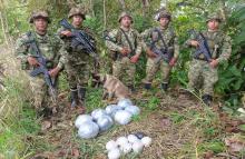 Ejército Nacional ubicó un depósito ilegal con 16 artefactos explosivos en zona rural de Briceño, Antioquia
