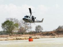 Labores de extinción de incendios en Magdalena son apoyadas con helicóptero Bell-212