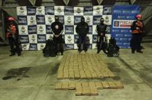 Buzos de la Armada incautan más de 100 Kilogramos de metanfetamina en buque de alto bordo