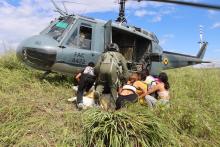 Personas extraviadas en Carmen de Apicalá fueron evacuadas gracias a la Fuerza Aérea Colombiana