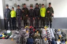 Ejército Nacional captura a tres personas por comercialización ilegal de uniformes e insignias de uso privativo de las FFMM