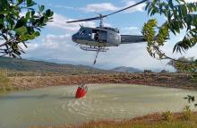 11.228 galones de agua fueron descargados en extinción de incendio en Alpujarra
