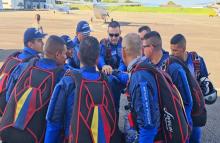 Equipo Águila de Gules realiza demostración de paracaidismo en el Casanare