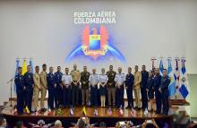 Graduación de pilotos internacionales en Melgar: preparados para volar un helicóptero