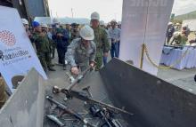 Fuerzas Militares y Acerías Paz del Río fundieron más de 23 mil armas de fuego para convertirlos en proyectos sociales 