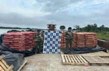 En Bolívar, Armada de Colombia inmoviliza más de 100 toneladas de cemento