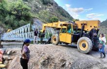 Ingenieros Militares instalan puente en Úmbita, Boyacá