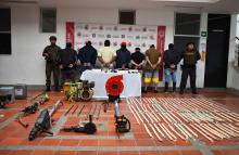 2 unidades de producción minera ilegal y la captura de 7 sujetos por extracción ilícita de yacimientos mineros en operación militar en Argelia, Antioquia