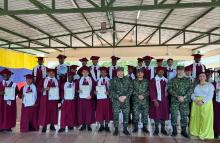 100 soldados del Ejército Nacional en Tumaco alcanzaron el sueño de obtener su título de bachiller