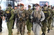 "Buenas tardes Patria querida, los Comandos te saludan…"