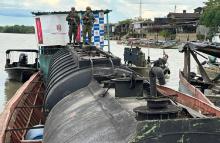 En Bolívar y Chocó, Armada de Colombia inmoviliza más dos mil millones de pesos en insumos usados para el procesamiento de sustancias ilícitas
