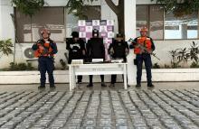 En operación conjunta en La Guajira, cerca de media tonelada de cocaína incautada en aguas del Caribe colombiano